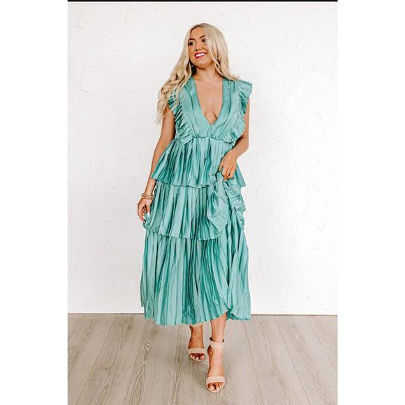 NEW! Impressions Seeking Champagne Pleated Maxi Dress, NWT, Size Large - Picture 4 of 5